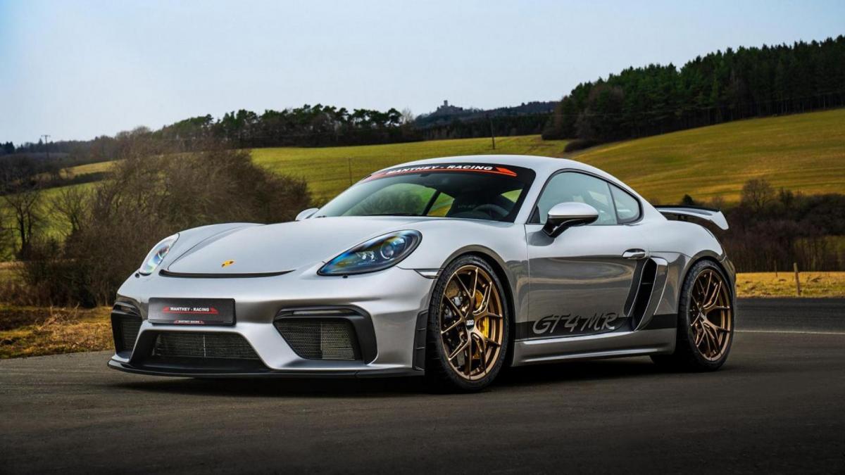 Check out Manthey-Racing’s hardcore Porsche Cayman GT4