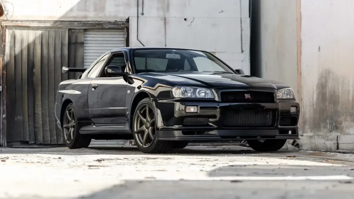 A pair of US Nissan Skyline GTR M-Spec Nürs go up for auction