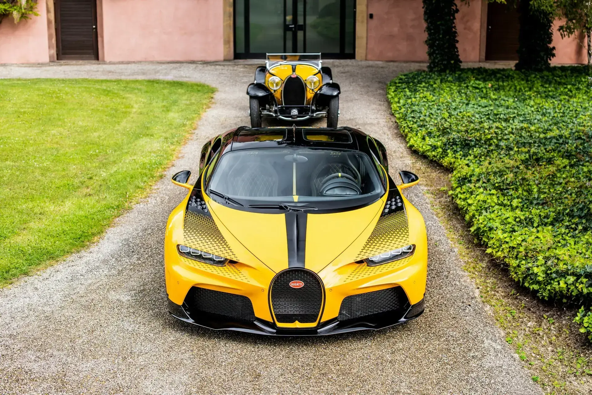 Chiron pays tribute to jean bugatti s iconic type 55 super sport 1 1