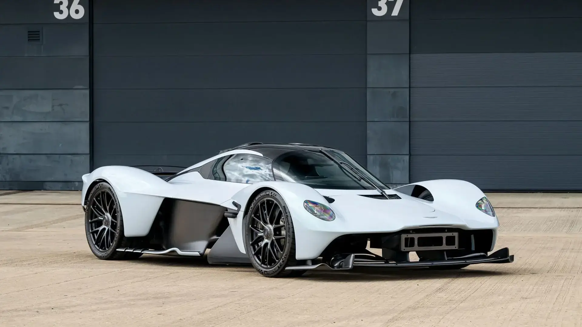 Daniel Ricciardo's rare Aston Martin Valkyrie chassis 089 with Adrian Newey aerodynamics Daniel Ricciardo's Aston Martin Valkyrie hypercar in Dichroic Dawn blue paint showcasing F1-inspired aerodynamic design