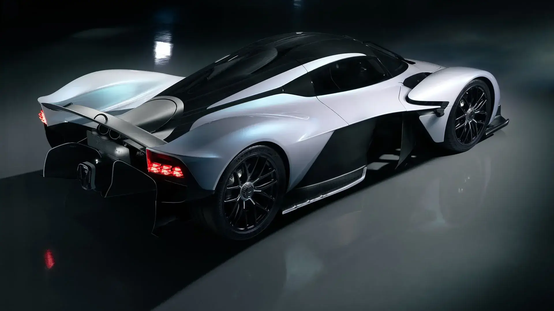 Daniel ricciardo aston martin valkyrie 8 1