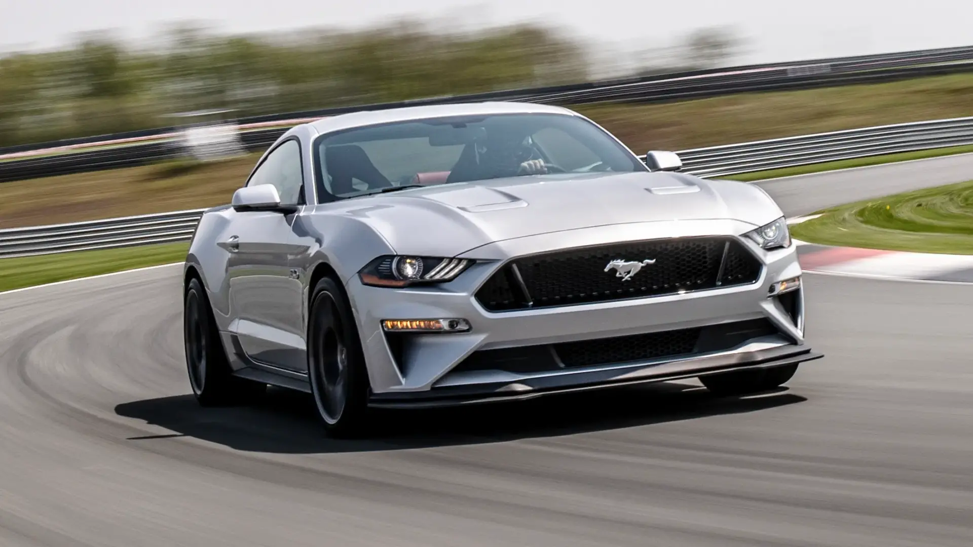 Ford mustang gt performance pack 2