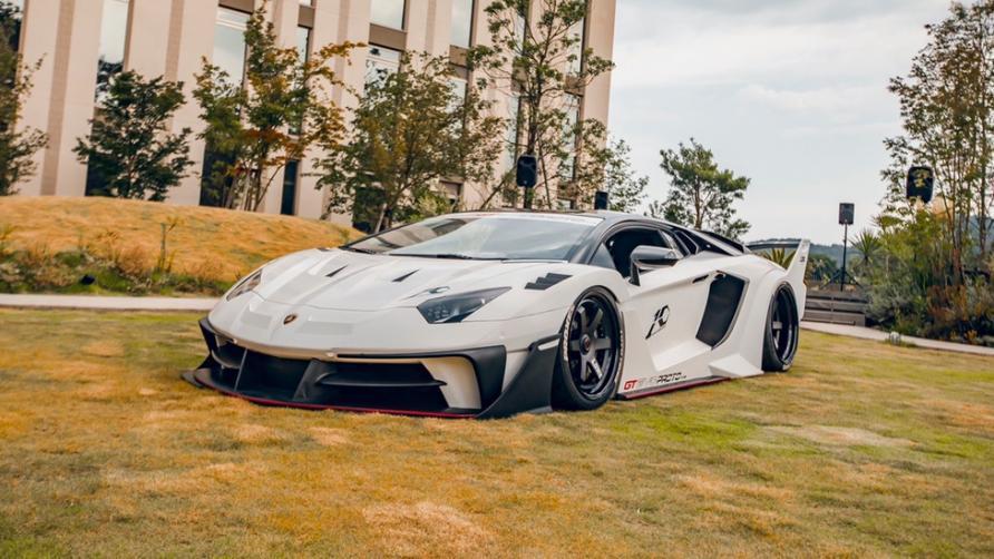 The last ever Aventador bodykit from Liberty Walk is insanely expensive at $187,000!