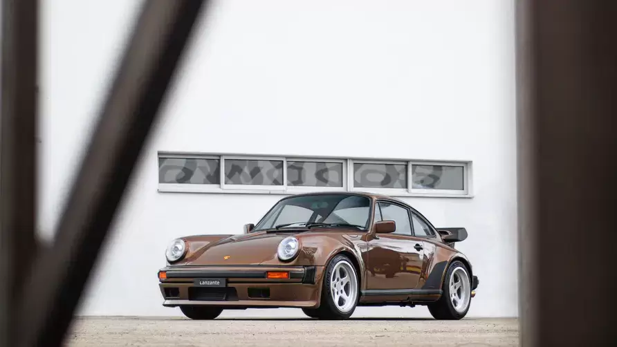 Genuine 1985 formula one engine from niki lauda s has been placed in this modified porsche 9114
