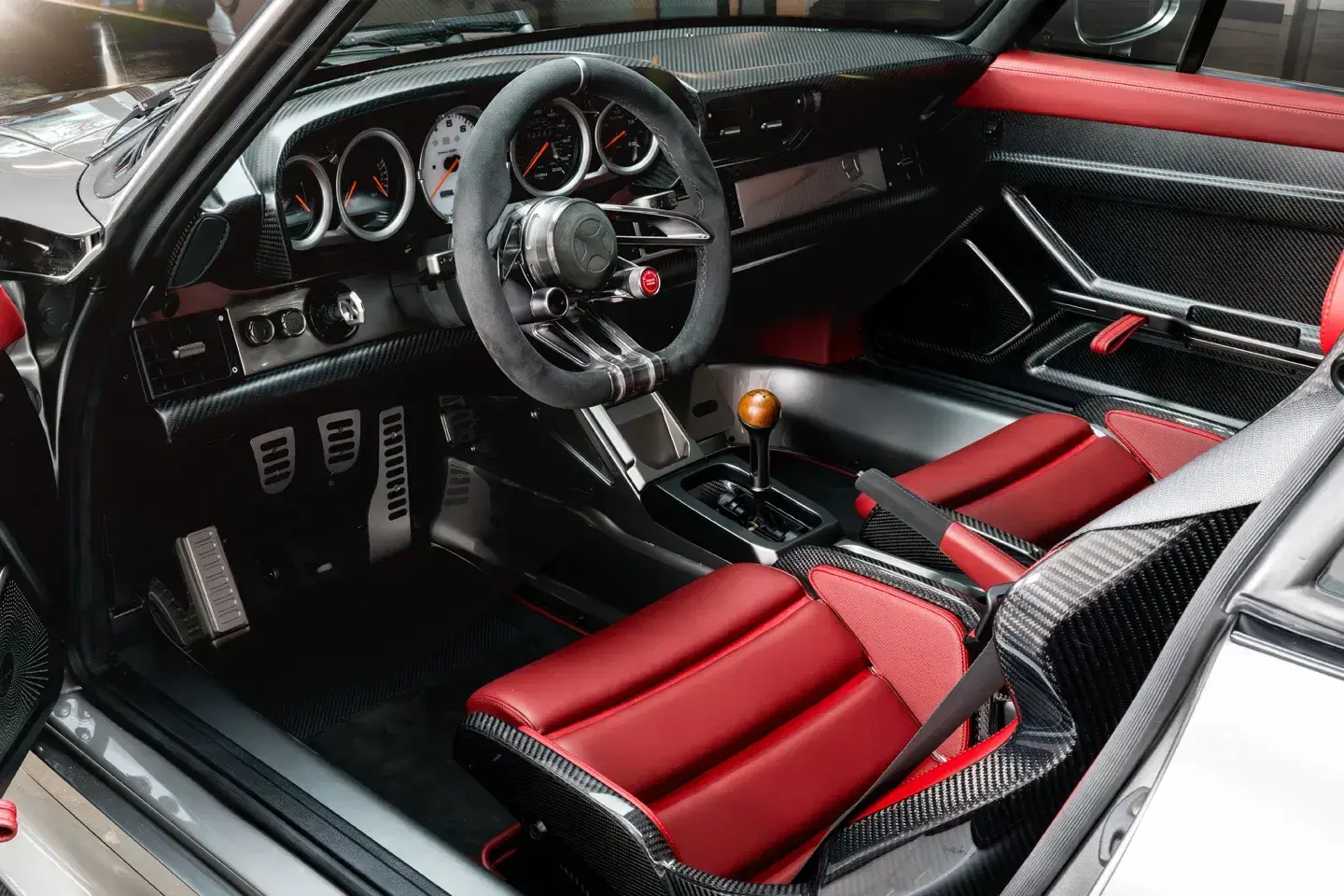 Gunther werks f26 slantnose porsche restomod 3