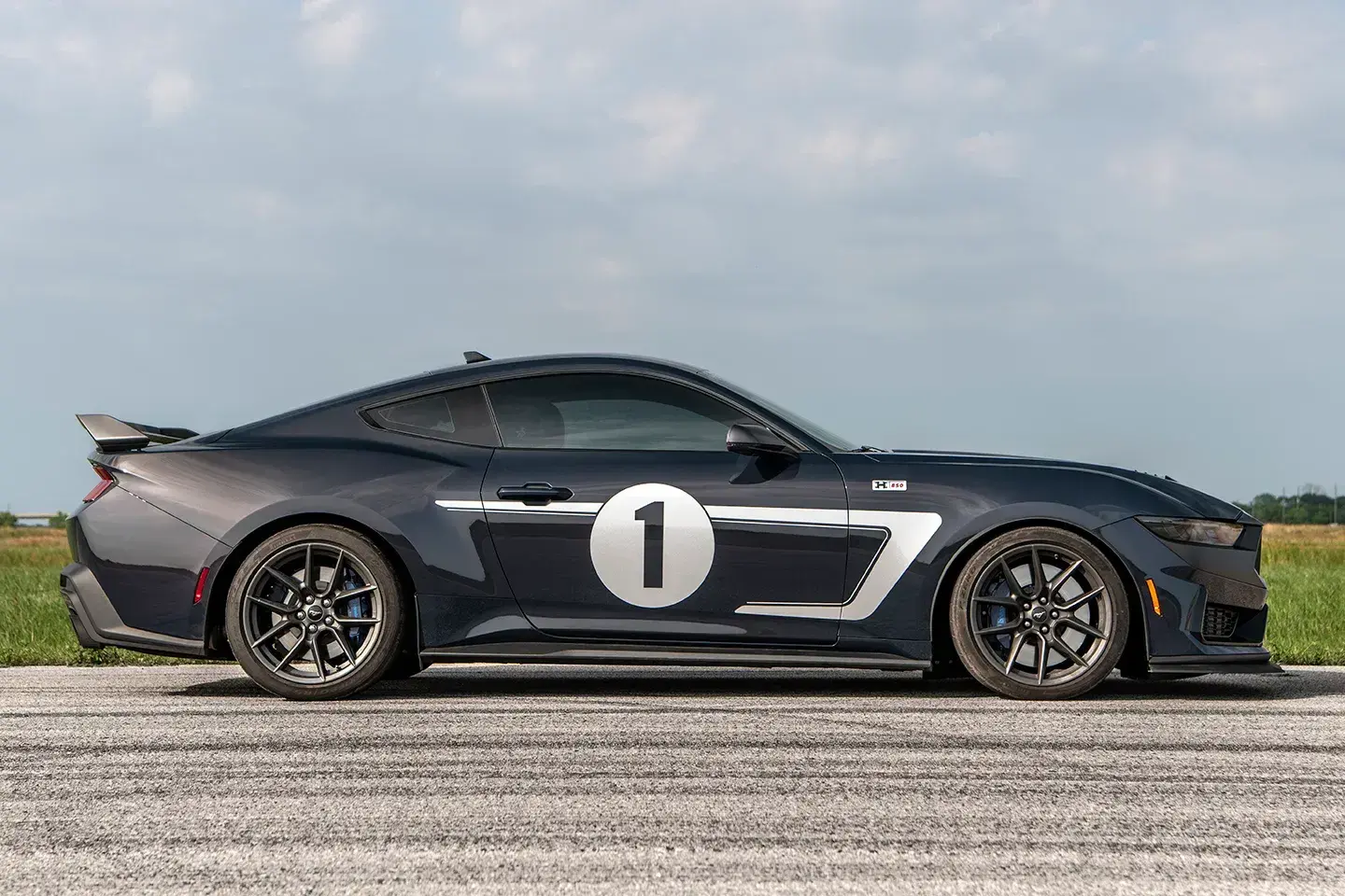 Hennessey amplifies mustang dark horse to a thunderous 850 bhp 3 1