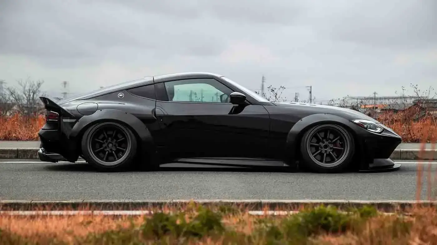 Liberty walk nissan z widebody build 5 1