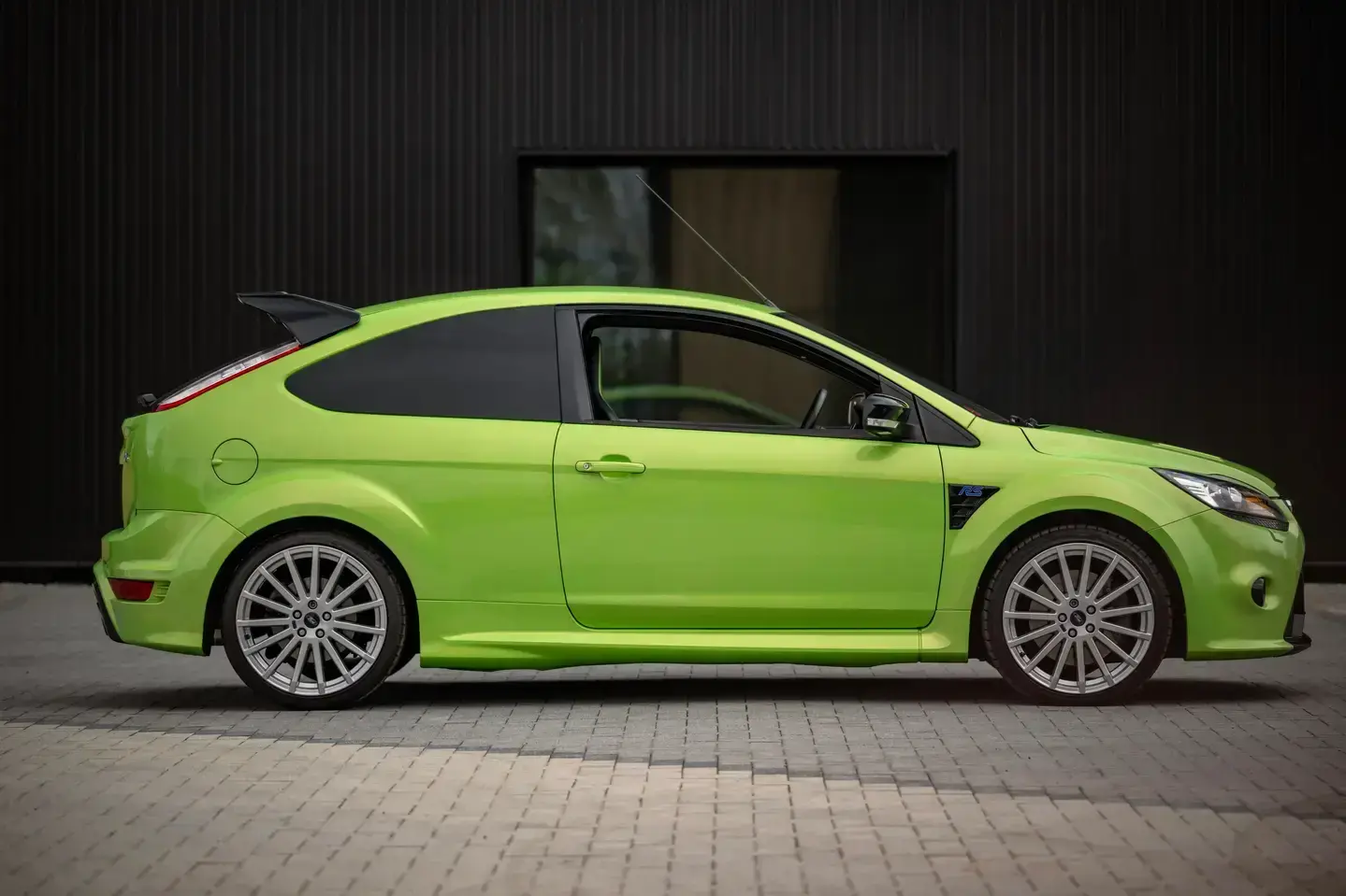 Low mileage 2010 ford focus rs mk2 auction 12 1