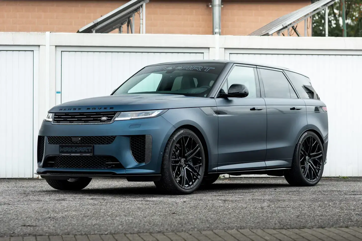Manhart Range Rover Sport SV with 805 horsepower tuning package featuring BMW N63 V8 engine upgrade