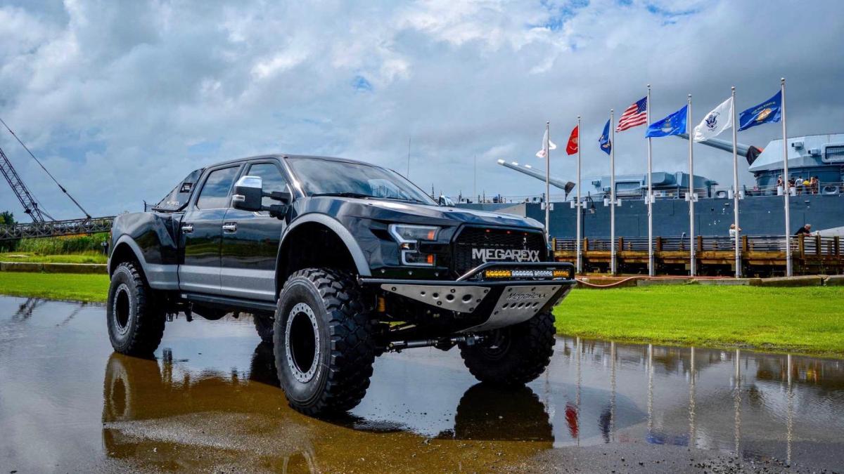 Megarexx Megaraptor is a raptor version of the Ford F 250 Super Duty
