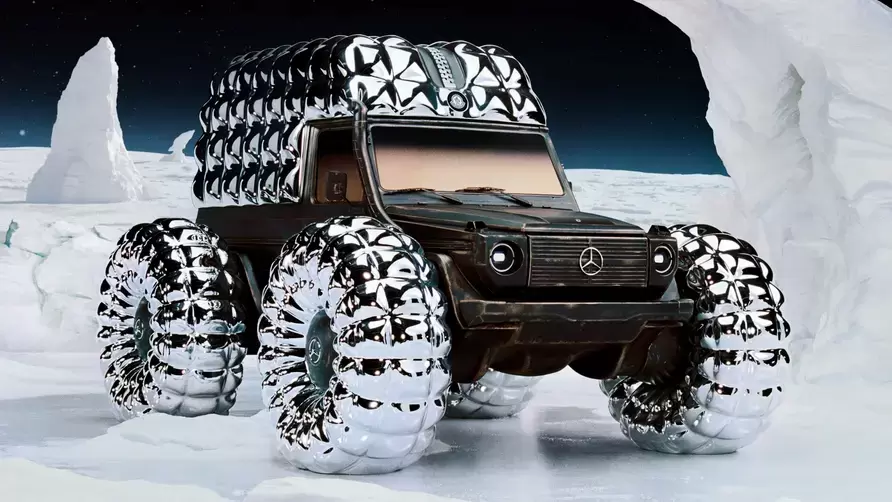 Modified mercedes benz g class with a puffer jacket2
