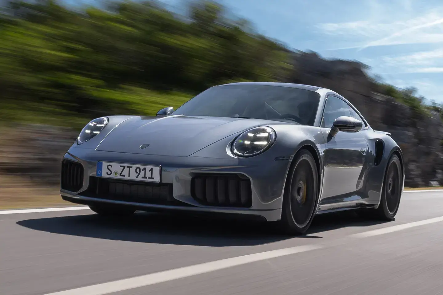 Porsche 9922 911 turbo s hybrid 711hp 4 1