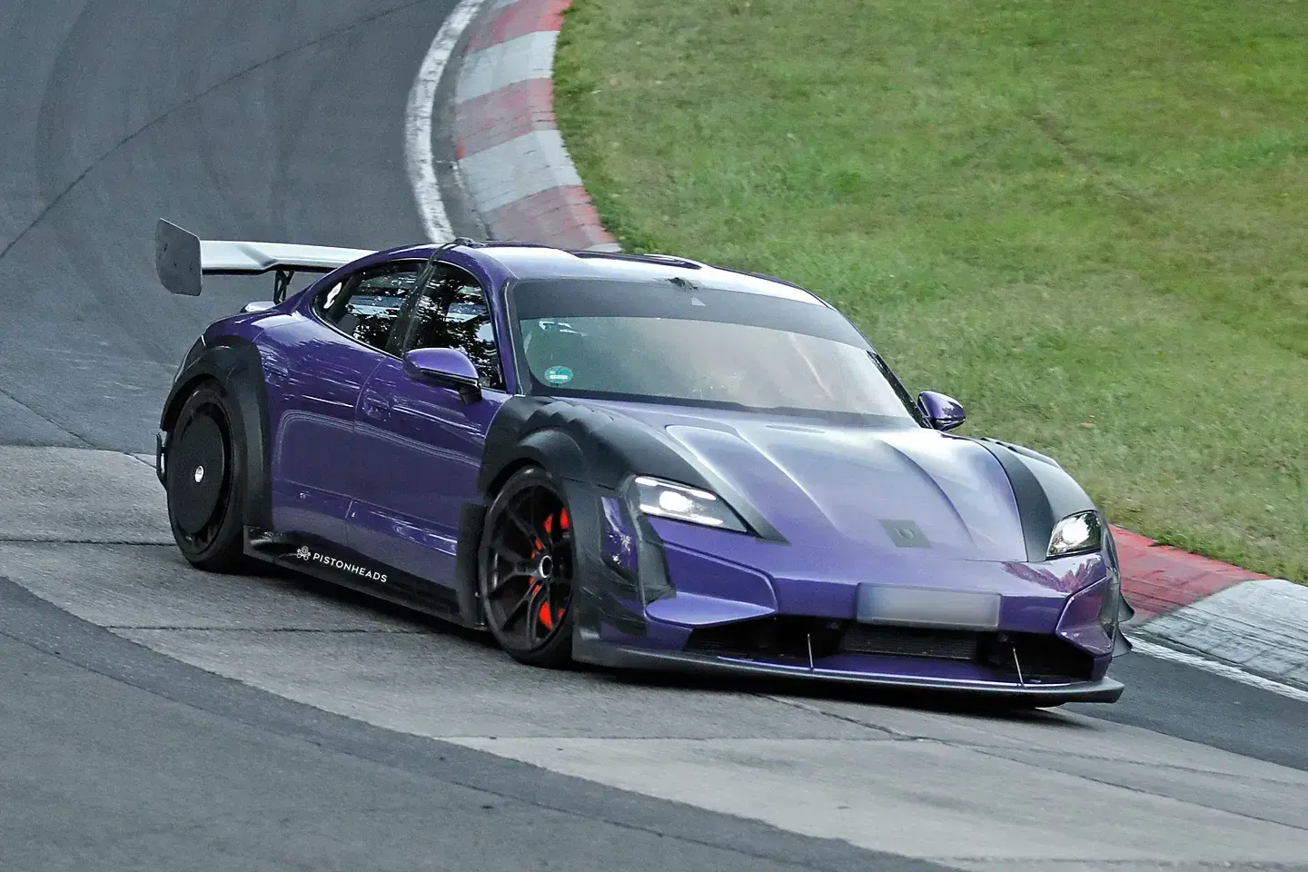 Porsche taycan nurburgring record 1