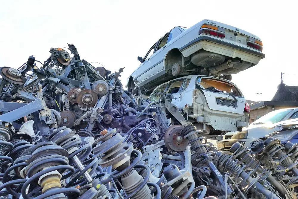 Salvaged Car Parts: From Junkyard to Dashboard 2025