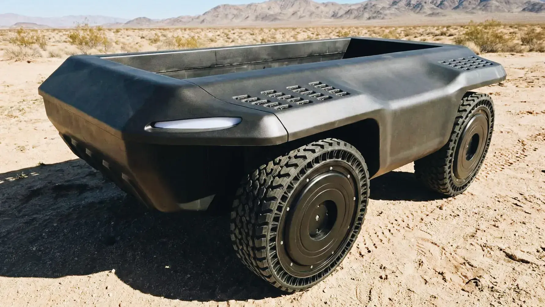 Donut Lab custom-shaped solid-state battery array displaying flexible form factor and modular design capability