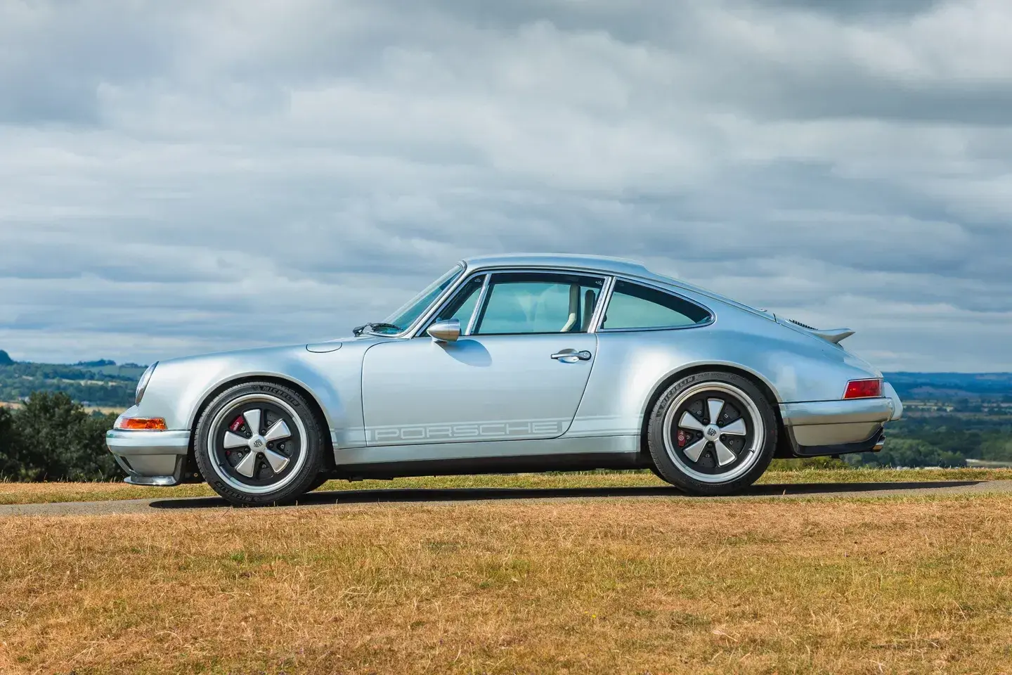 Theon design porsche 911 restomod 427hp 5 1