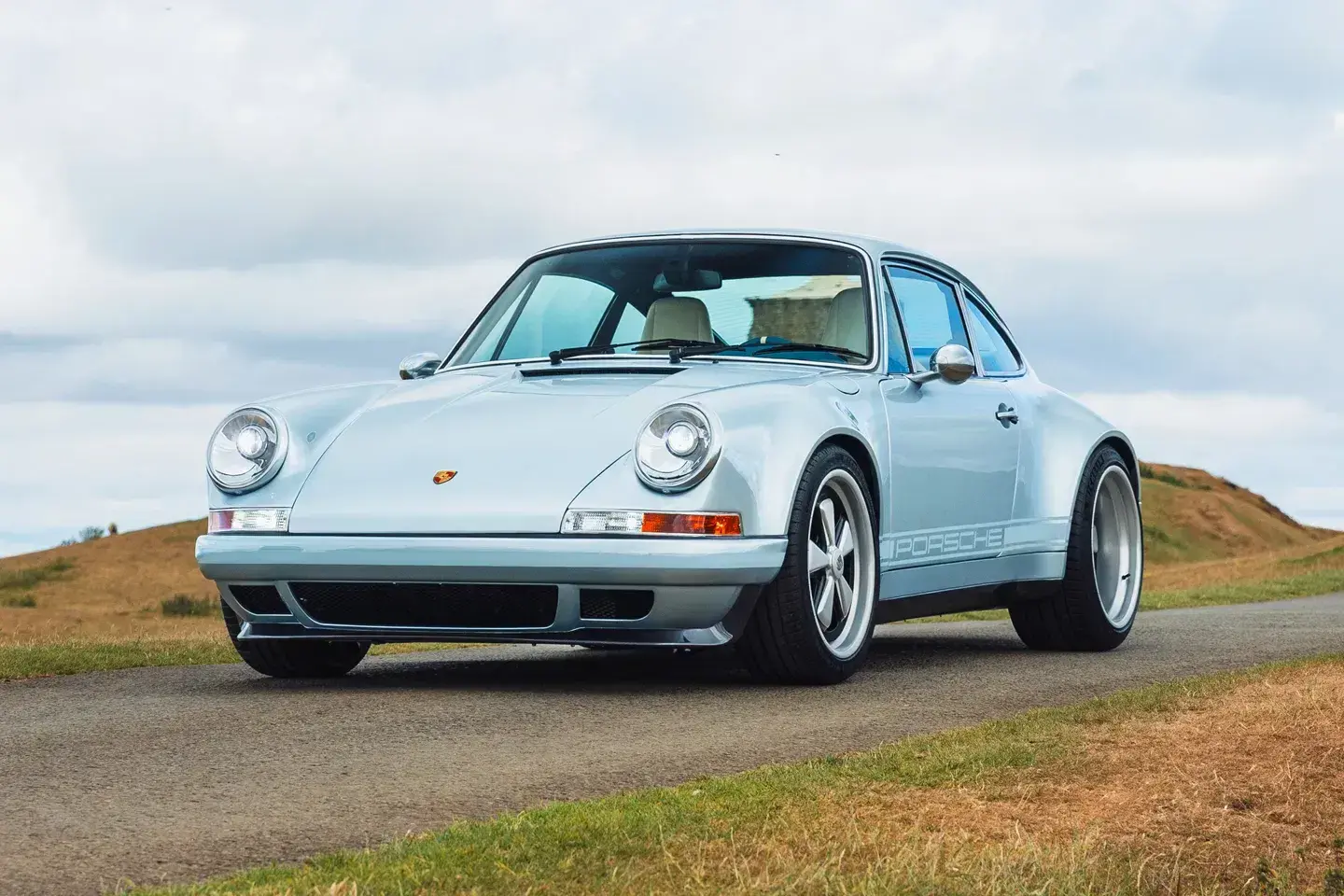 Theon design porsche 911 restomod 427hp 7 1