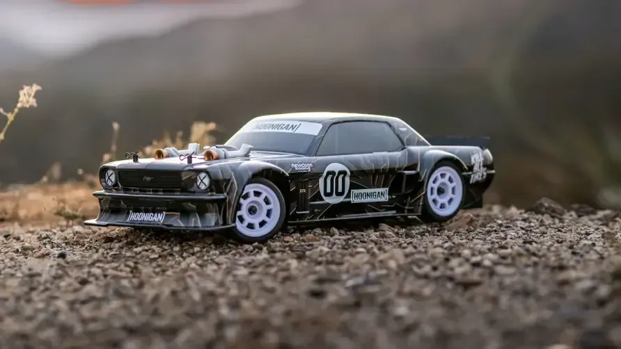 A radio-controlled Hoonicorn V2